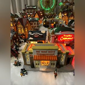 ▪️Home Depot Christmas Village Store 2012 Limited Handpainted Porcelain 6"